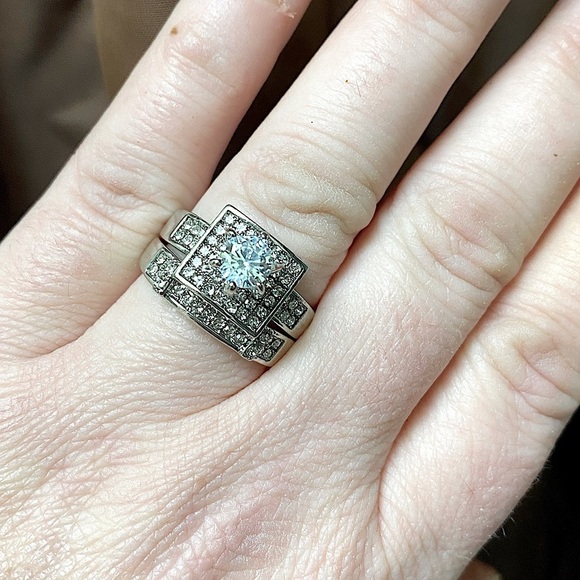 NEW WHITE GOLD FILLED 1CT AAA CZ DIAMOND ENGAGEMENT RING - Picture 4 of 7